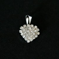 Acero Colgante de corazn con piedras de strass