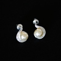 925 Silver Earring with Pearl and Zirconia Caracol