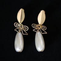 Semi Earring Jewelry Gold Plated Charm with Bow and Drop Pearlescent