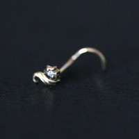 Piercing de Nariz de Ouro 18k Cavalo Marinho com 02 Pedras de Zircnia