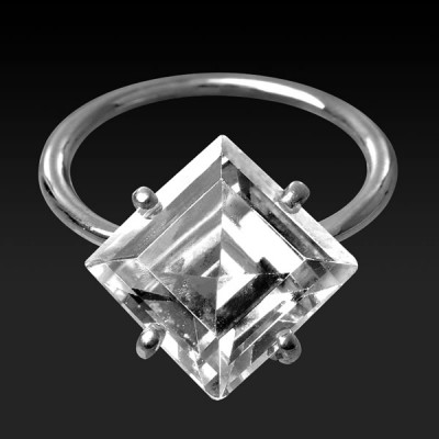 News: Piercings Nose, Navel and Ear in 18k Gold and 18k White Gold 18k