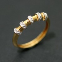 Ring of Yellow Gold and White Gold Half Alliance with 5 Diamonds of Half Point