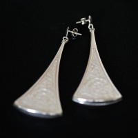 Brinco de Prata 925 Pendulo Triangular Detalhado