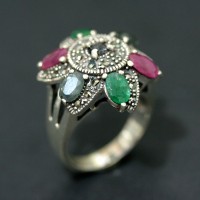 AneldePrata925comEsmeraldaeRubi