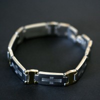 PulseiradeAocomDetalhesemOuroAmarelo