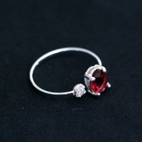 Anillo de Plata 925 Ajustable Punto de Luz Rojo y Cristal Ovalado