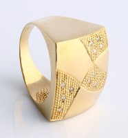 Anel de Ouro Amarelo com 12 Diamante de 1 Ponto