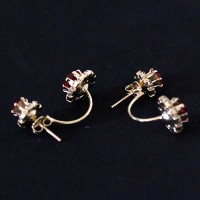 BrincoSemiJiaFolheadoaOuroPiercingcomPedrasdeZircniaVermelho
