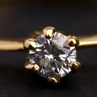 Anel Solitário de Ouro 18k 0750 com 1 Diamante de 2 Pontos