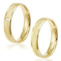 Corteza Alliance Gold 4 mm moleteada / Chapado en oro 4 mm alianza con estras con piedra de 2 mm zirconia