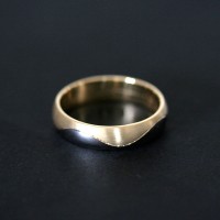 AlianaAnatmicadeOuro18k750eOuroBranco18k0750Largura5.8mmEspessura1.5mm