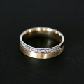 AlianaAnatmicadeOuro18k750eOuroBranco18k0750Largura5.0mmEspessura1.5mmcom18Diamantesde1Ponto