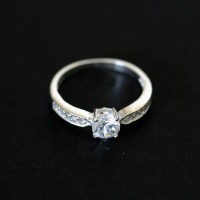 Plata 925 Solitaire anillo con piedra Zirconia