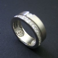 Anillo de Oro Blanco con 22 Diamantes