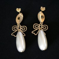 Semi Earring Jewelry Gold Plated Charm with Bow and Drop Pearlescent