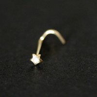 Piercing 18k Gold Star 0750 with a Zirconia Stone